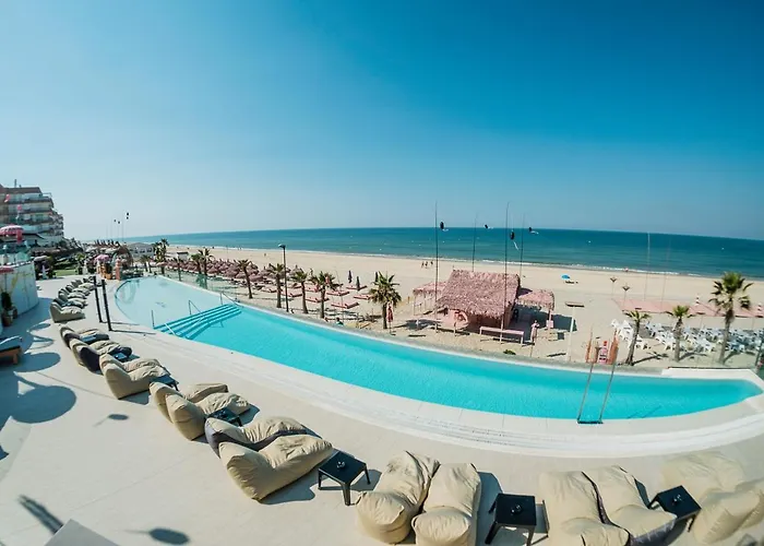 Hotel Jacuzzi: On Hotels Oceanfront Adults Designed